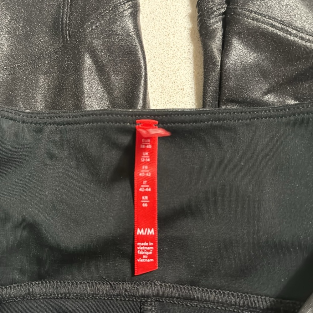 Spanx Faux Leather Moto Leggings Size M  Shape wear Stretch Pull On Black - Picture 4 of 7